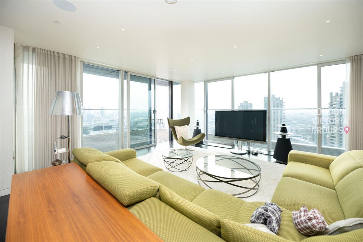 3 bed property in 5 Moor Lane, LONDON
